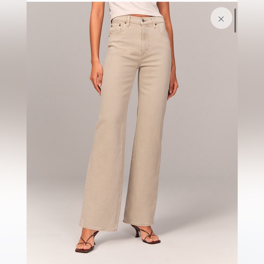 Abercrombie 90’s Relaxed High Rise Straight Leg Jeans in Oat